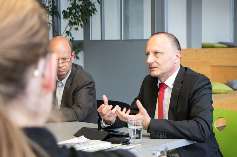 „Es spricht nichts dagegen, unsere Technologie auch auf andere Leitungstypen zu übertragen“, bemerkt Ingo Baumgardt, Head of Sensor Communication bei Leuze Electronic. (B.Richter/konstruktionspraxis)