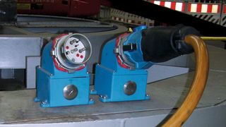 Die ISV-Steckvorrichtung DS9 ist robust: sie widersteht Feuchtigkeit, Korrosion, Verschmutzung, Staub und mechanischer Beanspruchung. (Bilder: ISV)