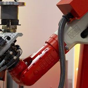 Das Thema „Automatisierte Fertigung von Leichtbaukomponenten“ soll mit dem Know-how aus den Bereichen Montage- und Handhabungstechnik, Robotik sowie Industrielle Bildverarbeitung dargestellt werden. 