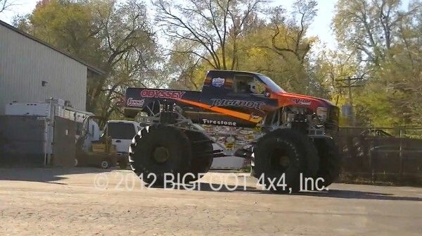 Der Bigfoot 20: der weltweit erste Monstertruck mit Elektroantrieb macht mit über 260 kW und 1100 Nm Autos umweltschonend platt (Bild: Bigfoot 4x4 Inc.)
