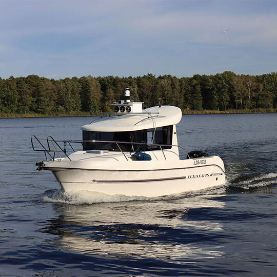 Test drive on Dahme: TITUS research boat with sensor platform