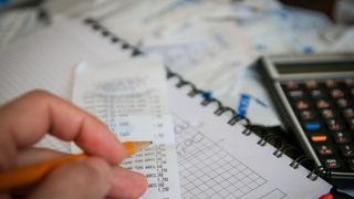 Rund 19.000 Steuerbehörden soll es weltweit geben, und die lassen sich ständig neue Herausforderungen einfallen.  (Bild: frei lizenziert, jarmoluk / Pixabay)