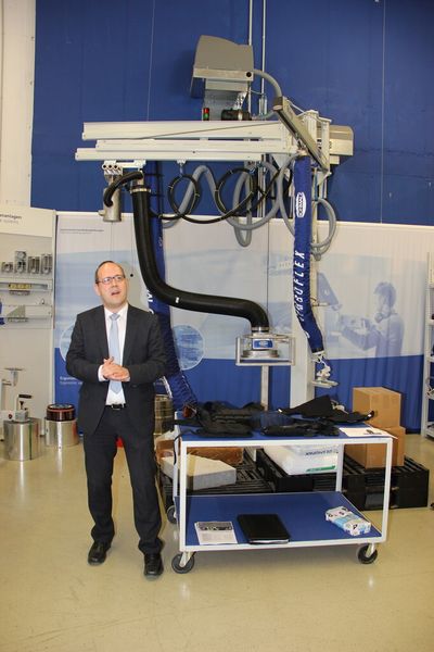 Weil der Mensch im Mittelpunkt der Arbeit steht, arbeitet Schmalz gemeinsam unter anderem mit dem Fraunhofer IAO an ergonomischen Lösungen. (Bild: Sonnenberg)