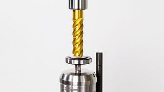 Der kabelgebundene ZX-Speed von BLUM ist kompakt und robust gebaut. Zur Werkzeugreinigung ist eine optionale Blasdüse erhältlich. (Blum-Novotest)