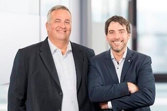 Mit der neuen Doppelspitze in der Geschäftsleitung aus Achim Hinterkopf (li.) und Kai Klenk stellt H. P. Kaysser die Weichen auf Zukunft. (Bild: H. P. Kaysser)