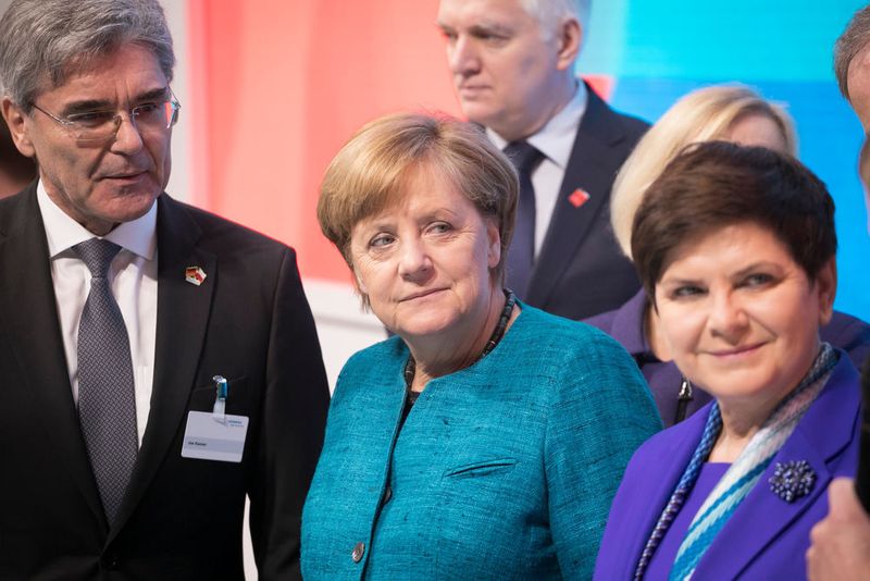 Die Kanzlerin bei ihrem Rundgang über die Messe (MICHAELHECK-FOTOGRAFIE.DE)