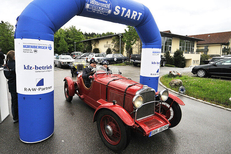 Start in Miesbach: Insgesamt 34 Teams traten zur Meister-Classic 2014 an – darunter dieser Fiat Spinto Monza von 1933. (Foto: Zietz)