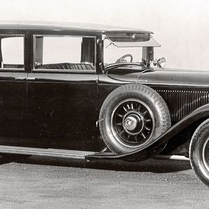 Hier eine Pullman-Limousine aus dem Jahr 1931. Ihr Achtzylinder-Reihenmotor verfügte über 7.655 Kubikzentimeter Hubraum. Die Leistung betrug 110 kW (150 PS) ohne und 147 kW (200 PS) mit Kompressor. (Bild:  Mercedes-Benz)