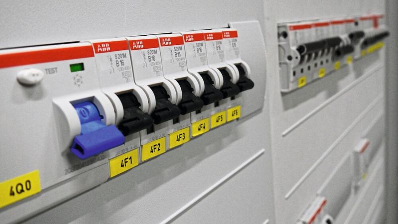 Intelligente Leitungsschutzschalter: Sie ermöglichen Kontrolle über den Stromverbrauch.(Bild:  frei lizenziert (Urheber: Bru-nO) /  Pixabay)