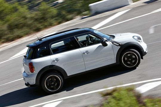 Mit dem Countryman zeigt Mini SUV-Ansätze. Das neueste Mini-Modell ist optional mit Allrad-Antrieb zu haben. (Archiv: Vogel Business Media)