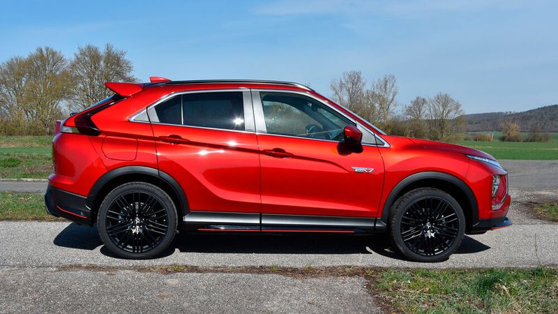 Das Fahrzeug ist jetzt 14 Zentimeter länger. (Bild: Simon/»kfz-betrieb«)