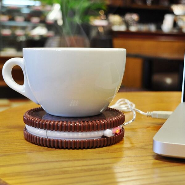 Wenn es mal wieder länger dauert: Der USB-Tassenwärmer sorgt für angenehmen Kaffee- oder Teegenuß. (Bild: www.radbag.de)
