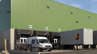 Zwei Jahre Bauarbeit haben die Sortierkapazität bei UPS am Nürnberger Hafen von 15.000 auf 30.000 Pakete pro Stunde hochschnellen lassen. (Bild: UPS)