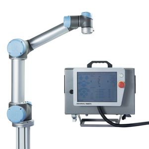UR5-Roboter mit Controller.