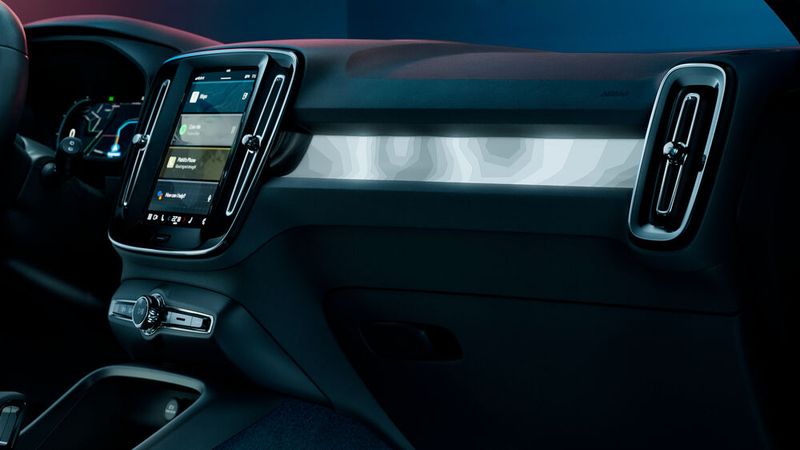 Die Zahl der Bedienelemente hat Volvo auf ein Minimum reduziert. (Bild: Volvo)