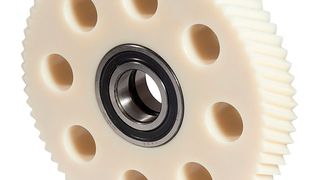 Zahnräder aus Lauramid von Handtmann Elteka punkten mit sehr geringen Reibungsverlusten und können schmiermittelfrei betrieben werden. (Handtmann Elteka)