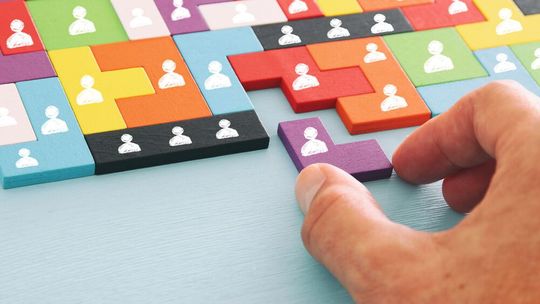 Damit Unternehmen über zukünftig erforderliche Kompetenzen verfügen, benötigen sie entsprechende Talente.(Bild:  tomertu - stock.adobe.com)