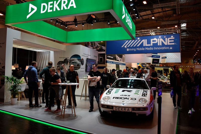 Die Dekra informiert in Essen über ihre Dienstleistungen für Tuner. (Simon / »kfz-betrieb«)