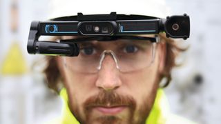 Die Visor-Ex 01 sind explosionsgeschützte Smart Glasses für den industriellen Einsatz. (Bild: Ecom)