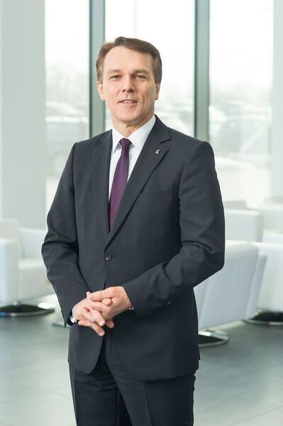 Peter Fenkl freut sich über die große Nachfrage nach energiesparenden Produkten von Ziehl-Abegg und kündigt Investitionen von 28 Millionen Euro an. (Ziehl-Abegg)