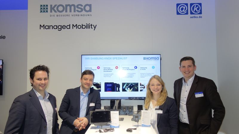 (v. l.) Bas Geurts, Carcomm, Andreas Weber und Madeleine Unger, Komsa, und Karsten Voigt, Samsung. (Bild: IT-BUSINESS)