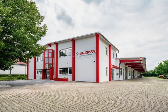 Der Zusammenzug aller Abteilungen an den neuen Standort verbessert das Logistikmanagement und bringt schnellere Reaktionszeiten.(Bild:  Peter Untermaierhofer)