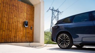 BMW und Eon bieten einen Tarif für bidirektionales Laden an. (Bild: BMW)