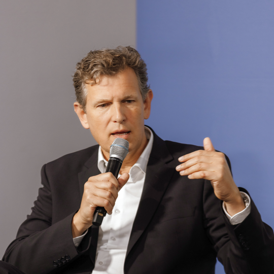 Dr. Carsten Gerhardt (Partner der Unternehmensberatung EY): „Deutschland sollte insgesamt stärker entlang kompletter Wertschöpfungsketten und konkreter Skalierungsprojekte denken.“(Bild:  Plastics Europe Deutschland)