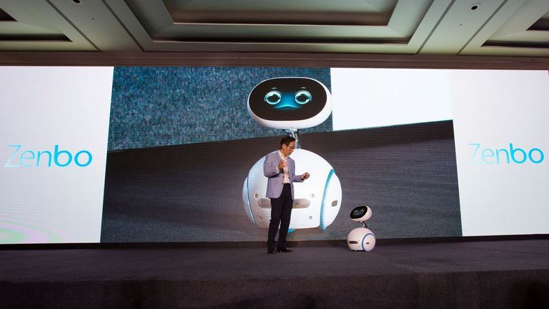 Mit dem Roboter Zenbo betritt Asus das Feld der digitalen Assistenten. (Bild: Intel)