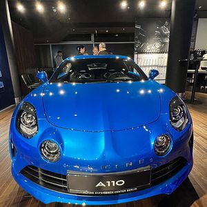 ... das derzeit einizige Alpine-Modell, die A110.(Bild:  Autohaus König)