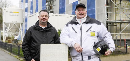 Die temps-Experten Kay Faulhaber, Prokurist und Meisterbereichsleiter, und Uwe Oertelt, Arbeitsgruppenleiter, freuen sich über die gute Zusammenarbeit aller am Projekt Beteiligten.(Bild: Henning Scheffen Photography)
