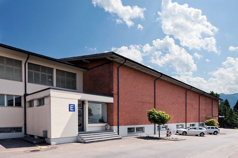 Hinter den Mauern der EMDE Blechfabrik AG verbirgt sich effiziente und moderne Blechbearbeitung. (Bild: Emde)