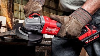 Kabellose Geräte erreichen dank der neuen Hochleistungsakkus ähnliche Leistungswerte wie kabelgebundene Maschinen. (Joel Johnson)