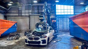 Die BMW Group will das Recycling von Altfahrzeugen auf ein neues Level heben. Dazu kooperieren die Bayern jetzt mit Prezero, einem Spezialisten für Recyclingprozesse. Ein Hauptanliegen sei, die Lieferketten der europäischen Autoindustrie stabiler zu machen ...  (Bild: BMW Group)