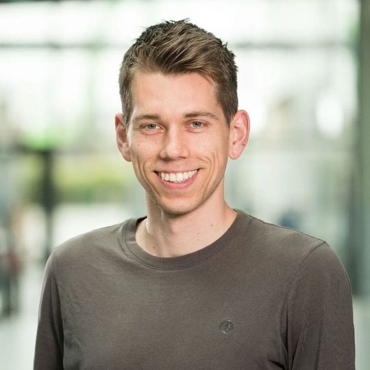 Nils Kaiser, RLE: „Unser KI-Tool erfordert kein Fachwissen in KI oder CFD-Simulationen, benötigt wenig Rechenleistung und kann somit früh im Entwicklungsprozess eingesetzt werden.“(Bild:  RLE)