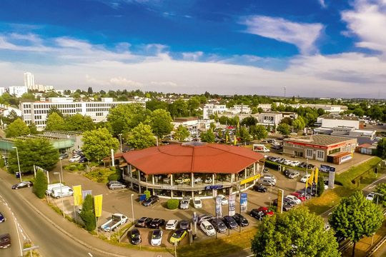 Die Firmenzentrale von Weller Automobile ist in Bietigheim.(Bild:  Weller)