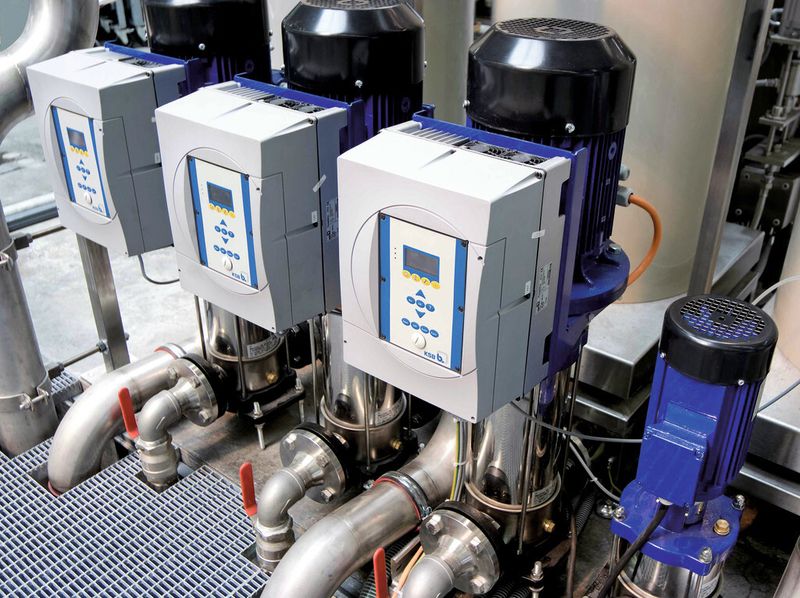Bild 4: Hochdruckpumpen mit motormontiertem Drehzahlregelsystem Pump-Drive. (Bild: KSB)