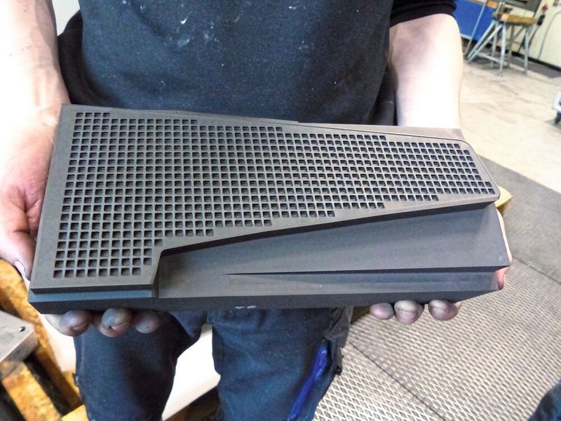 Für eine Elektrode dieses Werkzeugs konnte die Bearbeitungszeit von 16 bis 17 Stunden auf 9 bis 10 Stunden reduziert werden. (Bild: Schreurs Tools GmbH)