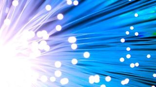 1986 stieg eks Engel in die Lichtwellenleitertechnik ein. (gemeinfrei)