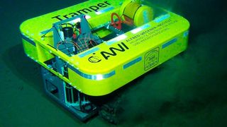 Der Tramper bei einem Tiefseetest mit dem Forschungsschiff Sonne (SO242-2) im Pazifik. (ROV-Team, GEOMAR)