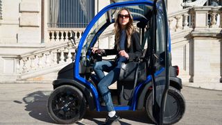 Kleiner ist keiner: Mit seiner 1,74 Meter kurzen Karosserie ist der Birò eine interessante Alternative für Gegenden mit wenig Parkraum. (Bild: Estrima)