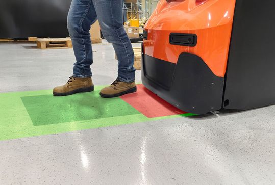 Der Operation Detection Assist (ODA) von Toyota Material Handling ist ein serienreifer Fußschutzsensor für Mitgängergeräte.(Bild:  TMHD)