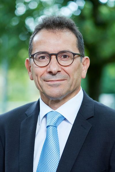 Neuer CFO wird Kurt Plattner, er übernimmt damit die Agenden von Dieter Gleisberg. Plattner ist seit 25 Jahren bei Rehau und war zuletzt Leiter Treasury, Controlling & Finance in der Verwaltungszentrale in Muri. (Rehau)