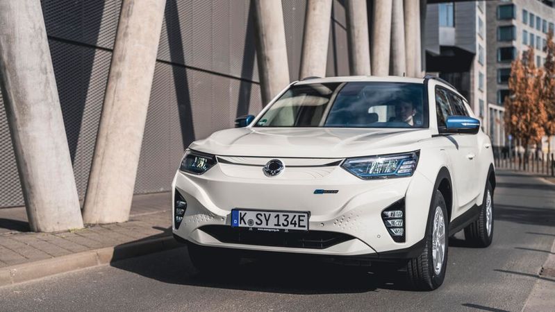 Ssangyong-Modelle wie der 2022 gestartete Korando e-Motion sollen künftig das KG-Logo tragen.(Bild:  Ssangyong)