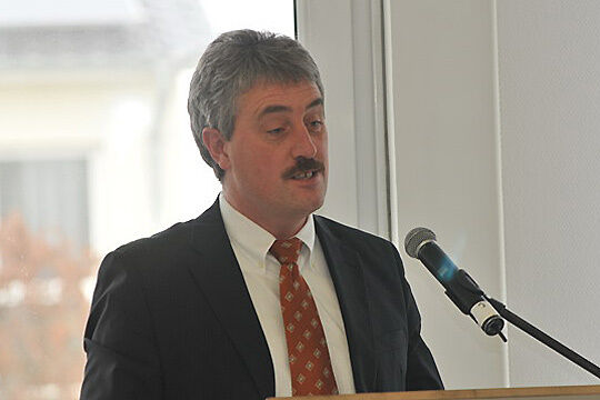 Hans-Dirk Nies, stellvertretender Landrat, warb für den neuen Standort Bad Kreuznach und seine Umgebung. (Baeuchle)