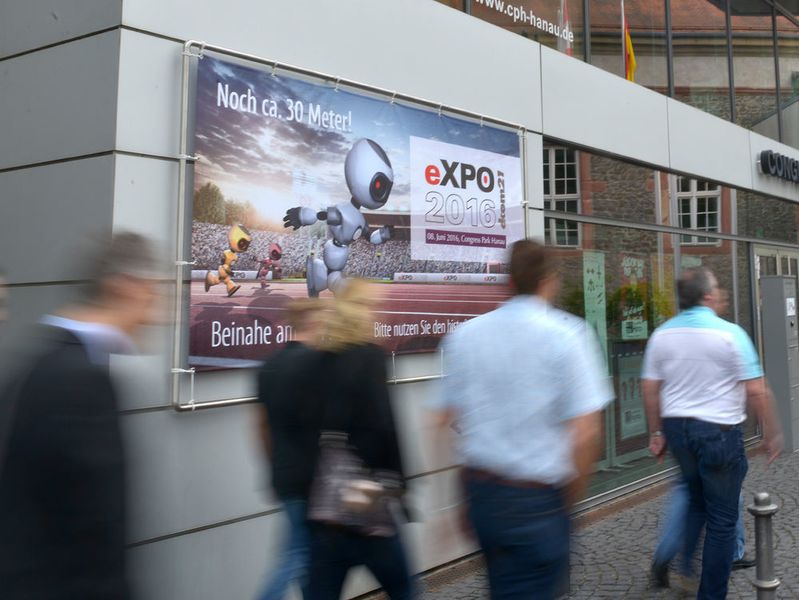 Schon am frühen Morgen drängten die Besucher in den Congress Park Hanau (ekom21)