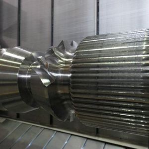 Die Möglichkeiten der ´Fräs- und Drehmaschinen führte Okuma live vor. 