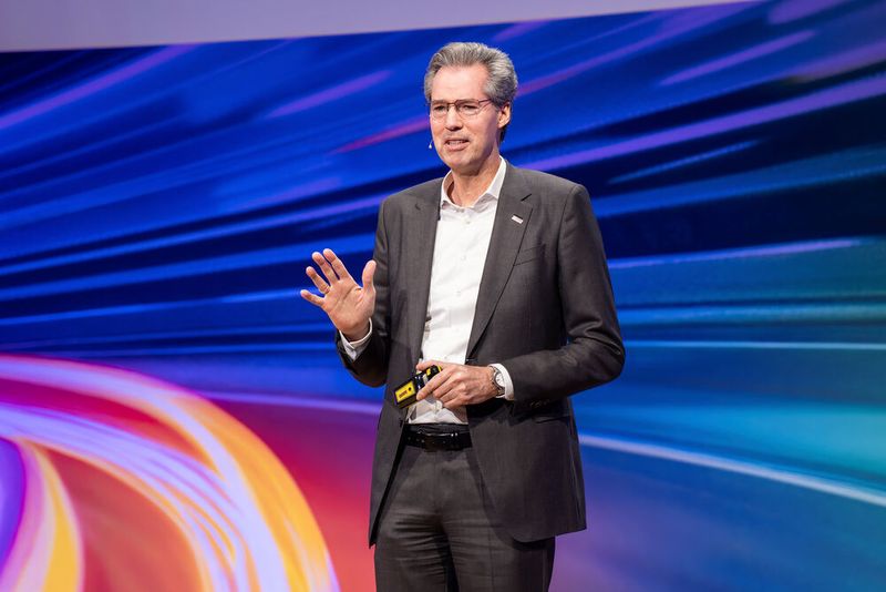 Bosch-Geschäftsführer Markus Heyn: „Wir müssen ebenfalls schneller werden und die Menschen mitnehmen. Einen Mangel an Know-how in Europa sehe ich nicht.“ (Bild: VDA/CHLietzmann)