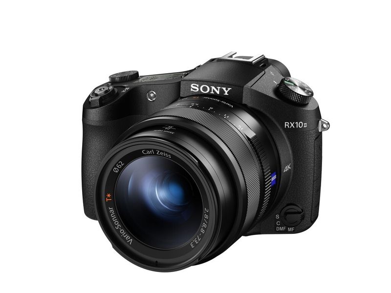 Die DSC-RX10M2 schlägt mit 1.600 Euro zu Buche. (Bild: Sony)