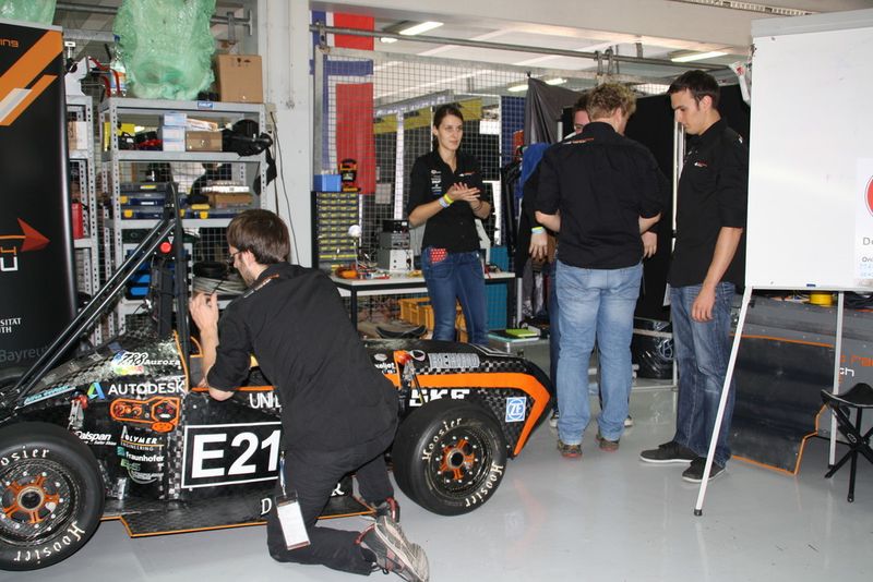 Das Team besteht immer aus erfahrenen Mitgliedern und aus Neulingen, um den Wissenstransfer aufrecht zu erhalten. (Bild: M. Zwettler, konstruktionspraxis)